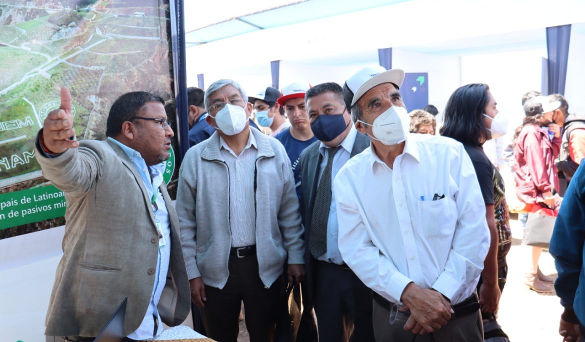 Cajamarca: AMSAC difunde labores de remediación ambiental minera en feria universitaria